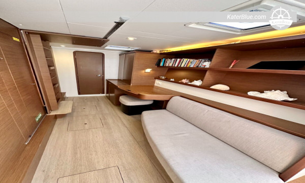 Fully catered catamaran overnight charter Isla-Verde Panama