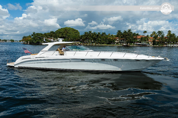 Aluguel de iate Sea Ray para 12 pessoas por dia em Fisher Island, Miami.