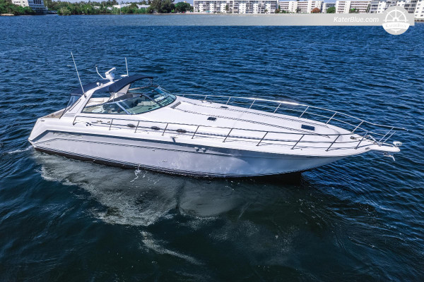 Luxury sailing half day charter offer Miami-River Miami