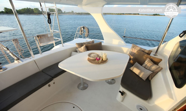 Fully catered catamaran day charter Lembongan Bali