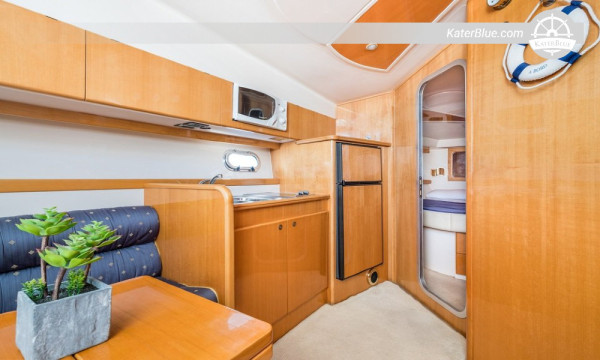 Luxuriöse Charterreise mit Skipper ab Sorrento, Italien, nach Positano