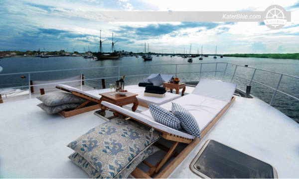 Fully catered Austral yacht charter Seminyak Bali
