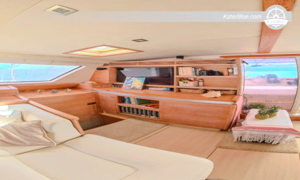 Crewed catamaran luxury charter Isla-Pinos Panama