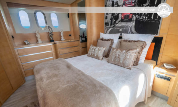 Tilbud på charter af luksusfartøjer med besætning i Miami, USA