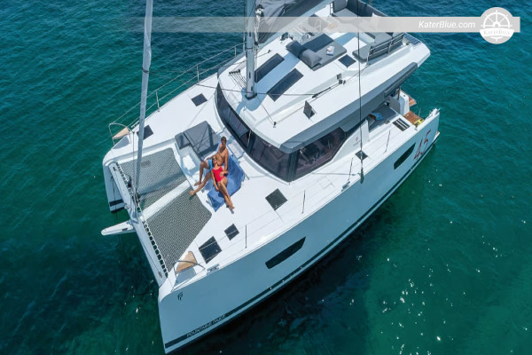 Luxury bareboat overnight charter Miami United-States