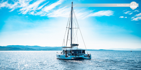 Oplev Aguas Blancas på en ugentlig chartertur til Ibiza, Spanien