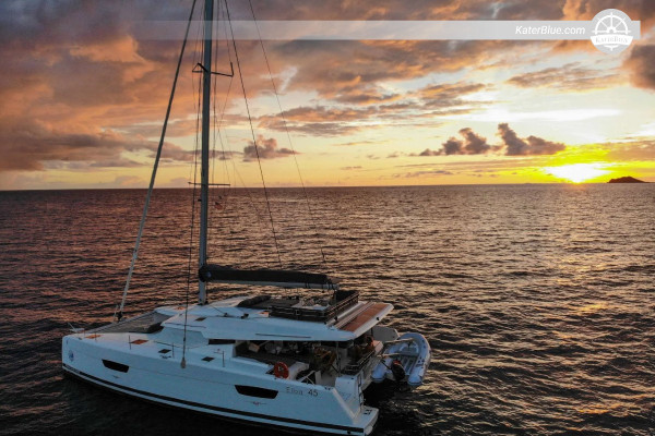 Crewed 45ft vessel weekly charter Miami United-States