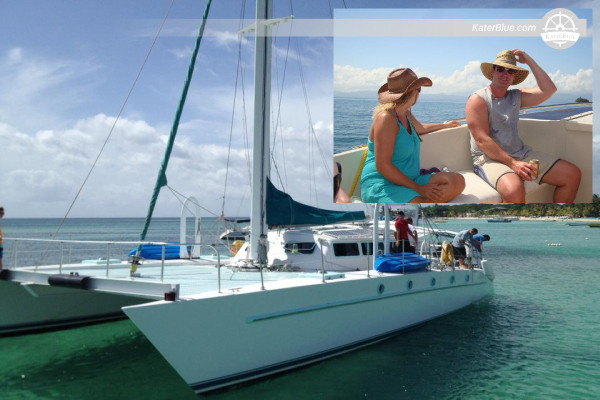 Croisière en catamaran au crépuscule (40 personnes) de West End à Roatan, Honduras