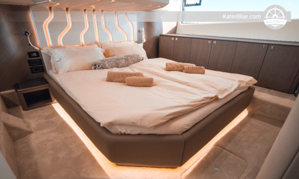 Stomorska Weekly Charter Experience Seget Donji, Kroatien