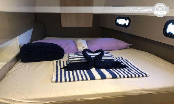 40-fots Bali-fartyg med bareboatcharter över natten i La-Paz, Mexiko