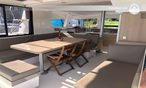 40-fots Bali-fartyg med bareboatcharter över natten i La-Paz, Mexiko