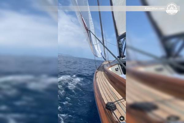 رحلة بحرية تحت ضوء القمر لأربعة أشخاص في سان رافائيل، فرنسا