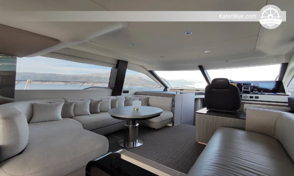 Penerbangan charter mingguan Azimut 55 Fly Kastela, Kroasia