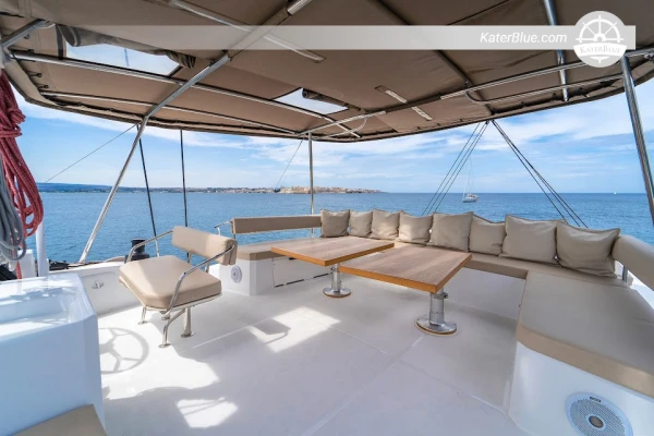 Utforska Capri Veckovis skepparcharter Bali 5.4 Sardinien, Italien