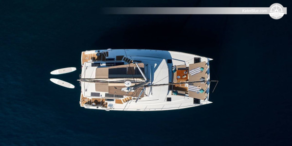 Positano Veckovis skepparcharter Bali 5.4 Sardinien, Italien
