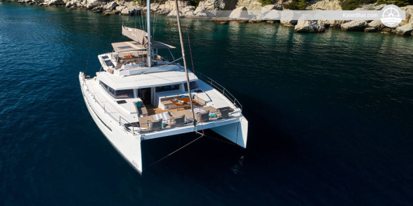Upptäck Ischia Veckovis skepparcharter Bali 5.4 Sardinien, Italien