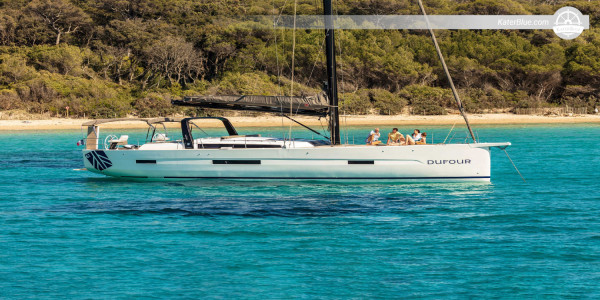 Rene Majore Dufour 425 GL Weekly Charter Golfo Aranci, Italy