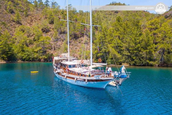 Bemandet gulet natten over rejse Yedi-Adalar-Bodrum Tyrkiet