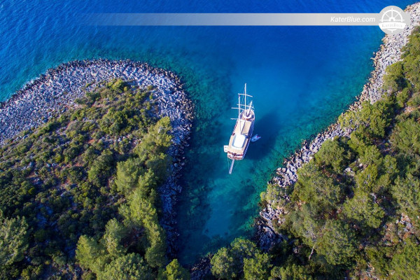 Wooden gulet weekly voyage Uzun-Liman Bodrum Turkey