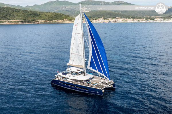 Crucero semanal en catamarán con tripulación por la isla Young de San Vicente