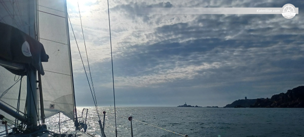 Perfect Sleepaboard / Overnight Sailing Yacht Charter St. Clement, Jersey