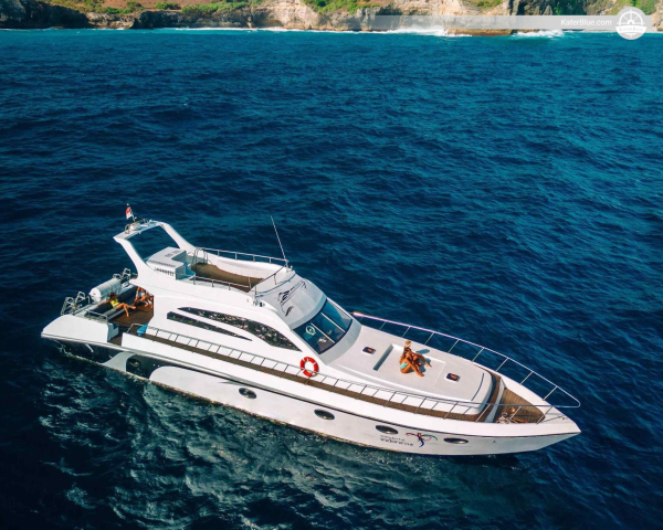 Luxury Private Yacht Tour to Nusa Penida Island, Bali Indonesia