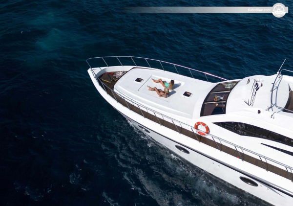 Luxury Private Yacht Tour to Nusa Penida Island, Bali Indonesia