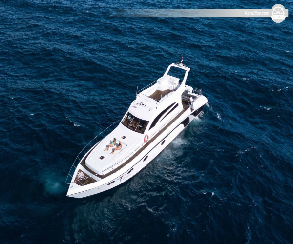Luxury Private Yacht Tour to Nusa Penida Island, Bali Indonesia