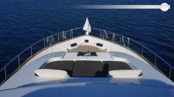 豪华游艇 Sanlorenzo 72' 飞桥租赁，阿尔巴尼亚都拉斯