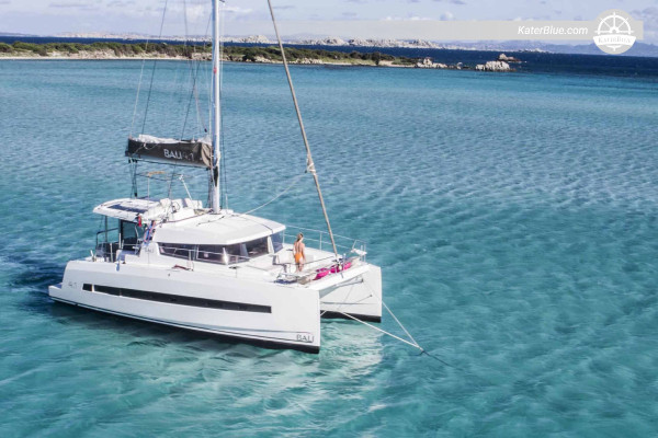 Explorez les possibilités de location de bateaux sans équipage avec Mopion à Bequia, Saint-Vincent-et-les-Grenadines