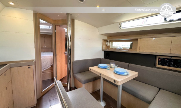 Alennus 2019 Beneteau Oceanis 45 Purjevene Palma de Mallorca, Espanja