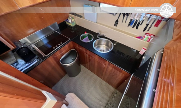 Feretti 590 Motor yacht for purchase Rome Italy