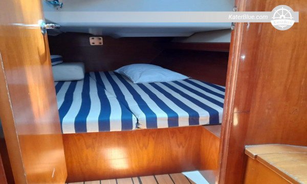 Weekly Bareboat Sailing Charter - Lefkas, Ithaca, Cephalonia, Zakynthos & Skorpios on Oceanis 393 (Ionian Islands, Greece)