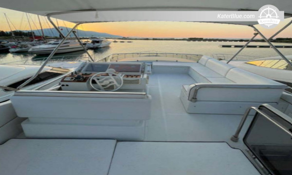Noleggio settimanale di yacht con skipper dal porto turistico di Orikum a Paxos-Antipaxos, Borsh, Albania