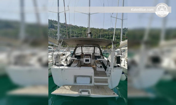 Verkaufe voll funktionsfähige Dufour 390 Segelyacht, Baujahr 2019, Standort: Capo d'Orlando, Italien