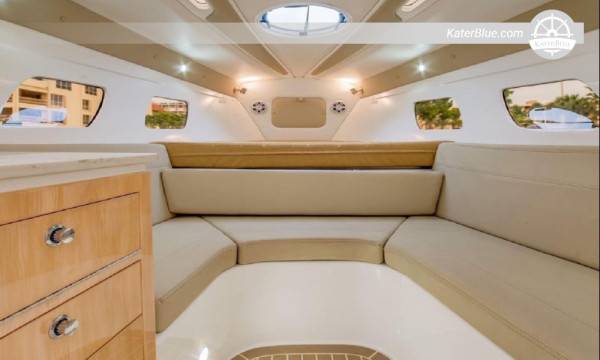 Dagcharter met motorjacht Concept 44 – van Cartagena naar Bora Bora Beach Club (9 uur)