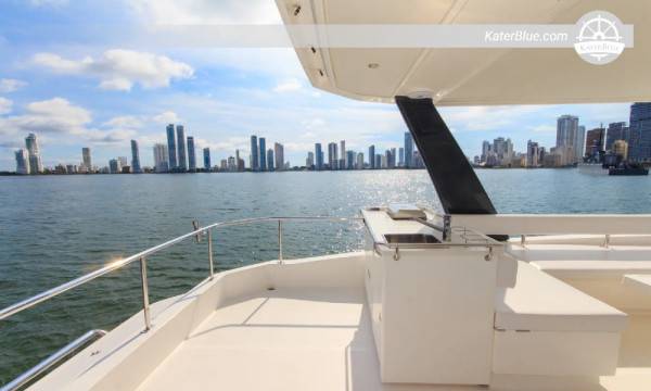 Leopard 433 Power Catamaran – 9hodinový denní pronájem na pláž Mambo z Playa Blanca, Cartagena, Kolumbie