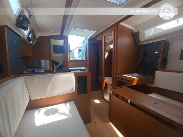 Weekly Skippered Sailing Charter – Southern Adriatic Treasures aboard Sun Odyssey 349 from Marina Polesana, Croatia