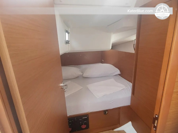 Discover the Istrian Coast and Islands aboard Sun Odyssey 440 – Weekly Skippered Charter from Marina Polesana, Pula, Croatia