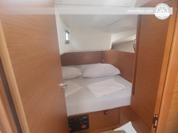 Best of Kvarner Gulf & Islands aboard Sun Odyssey 440 – Weekly Skippered Charter from Marina Polesana, Pula, Croatia