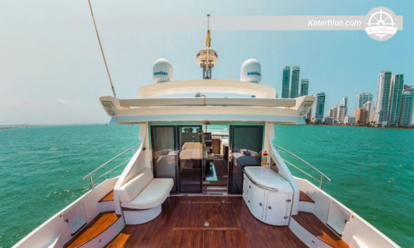 استئجار يخت Azimut 62S لمدة 8 ساعات إلى بلايا بلانكا وشعاب بارو