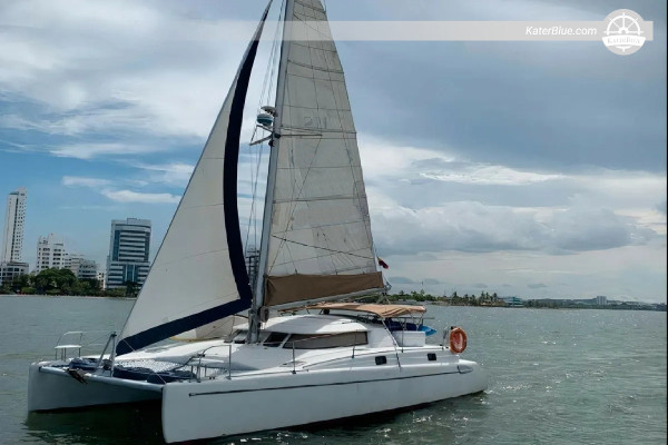 Marine Adventure to Oceanario, La Piscina & Isla Grande - 8 Hours Charter from Nautical Club of Manga