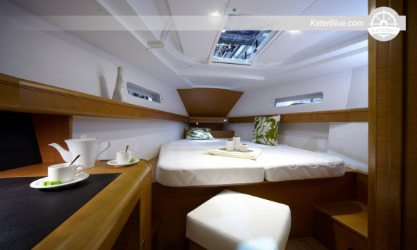 Weekly Skippered Sailing Charter from Trapani to Egadi Islands and San Vito lo Capo aboard Sun Odyssey 449
