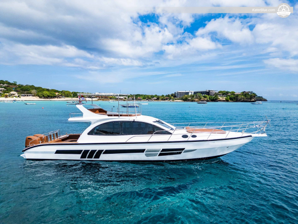 Noleggio giornaliero privato | Motoscafo di lusso di 13 metri con flybridge per Nusa Penida, Bali