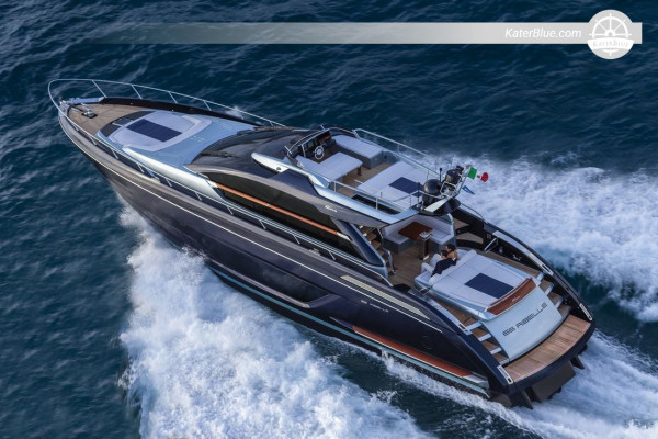 スペインでの 2019 Riva 66 Ribelle モーター ヨットのセール