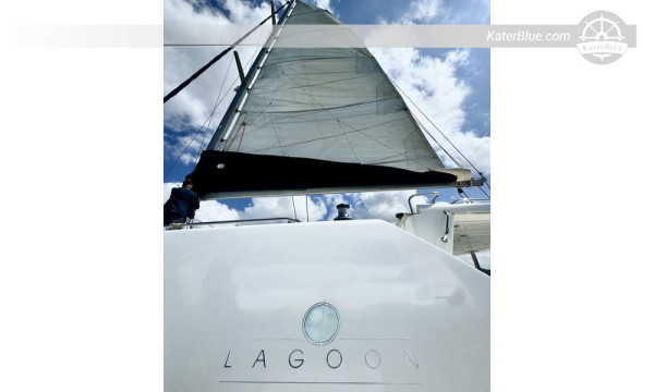 每周包船——从库尼亚纳乘坐 Lagoon 440 号游艇,体验撒丁岛探险和沿海活动