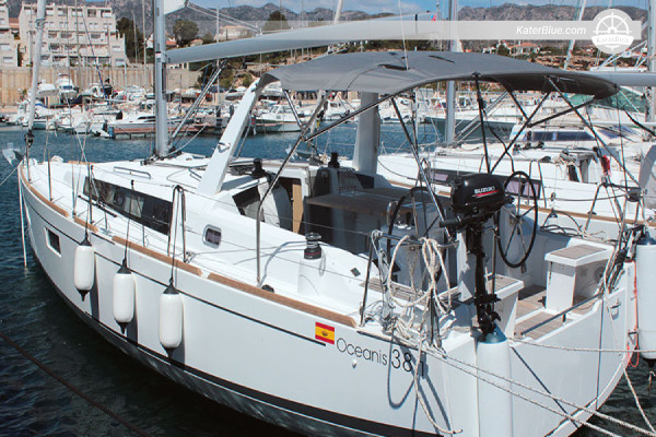 Iate à vela Beneteau Oceanis 38.1 de 2019 à venda em Barcelona, ​​Espanha.