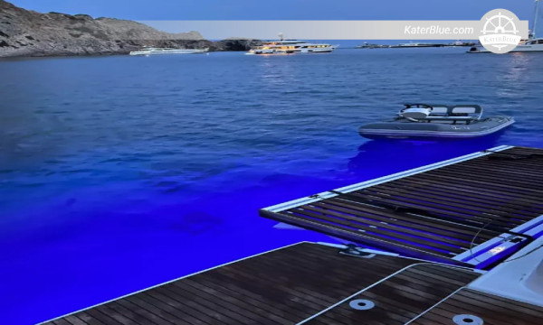 Sardinia Navigation – Noleggio settimanale attivo con escursioni e sport acquatici a bordo del Lagoon 46