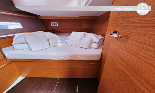 Charter 7 nocí bez posádky: souostroví Šibenik & Ostrovy Kornati z Marina Frapa