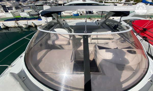 Jacht motorowy Pershing 37 z 2017 roku po remoncie na sprzedaż na Ibizie w Hiszpanii